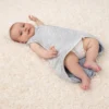 sovepose til baby arme fri (1)